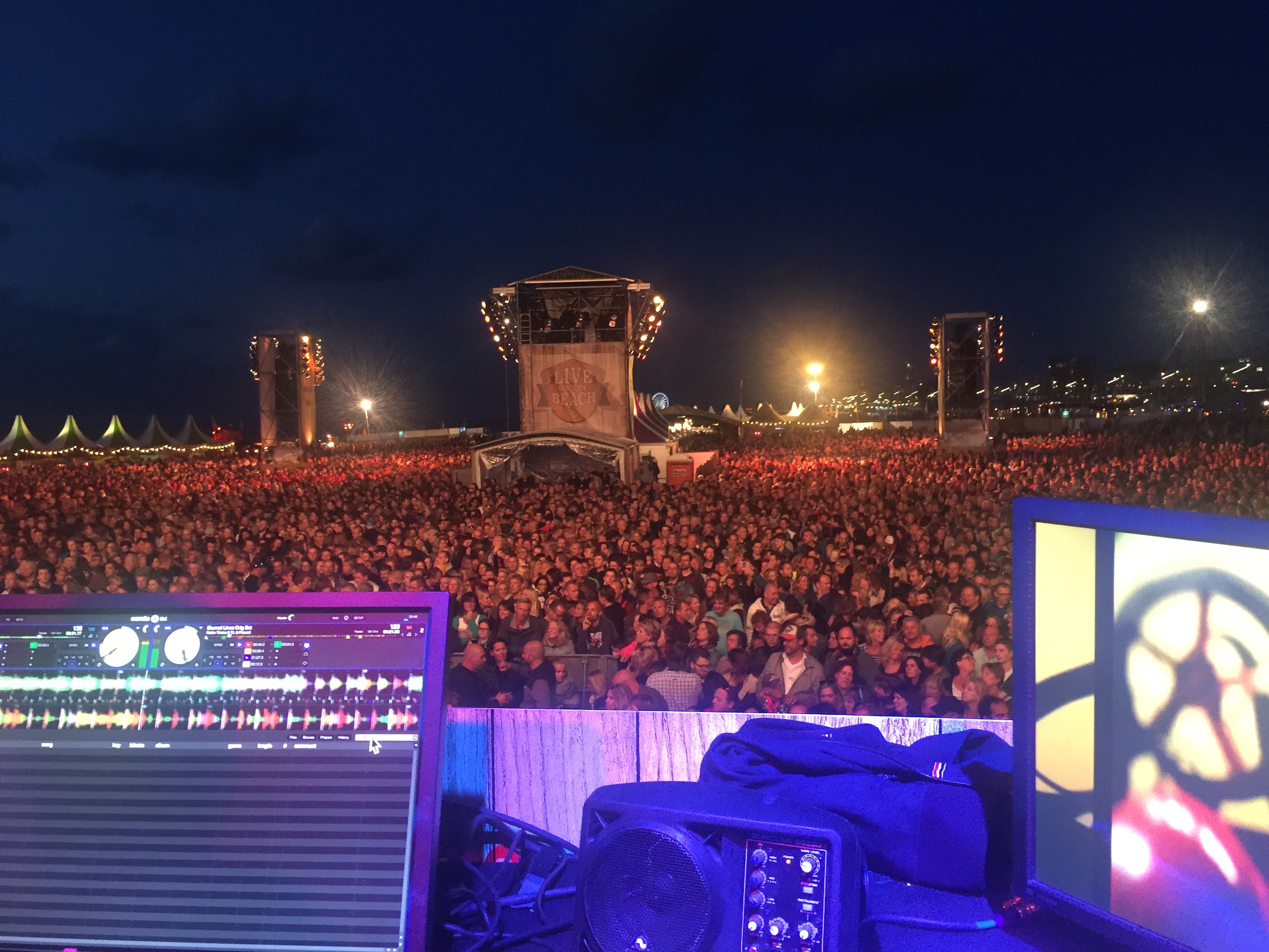 DJ Alex van Oostrom @ Doe Maar On The Beach 2017